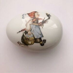 Hummel Porcelain trinket box egg shaped vintage
Easter basket Sister Berta